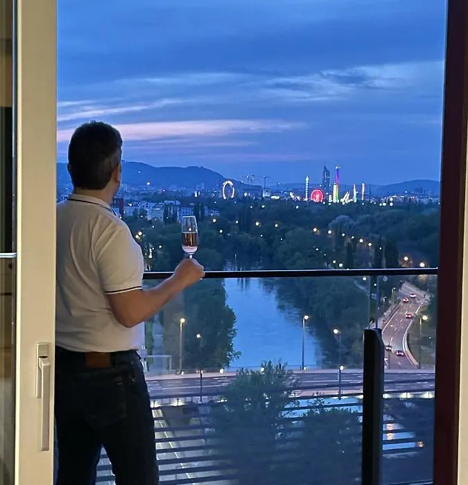 Апартаменты Royal Swan Skyline, Вена